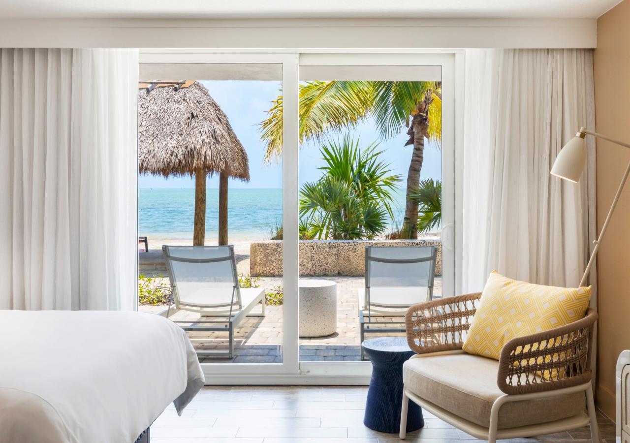 Guest Room, 1 King and 2 Queens, Oceanview Lanai
