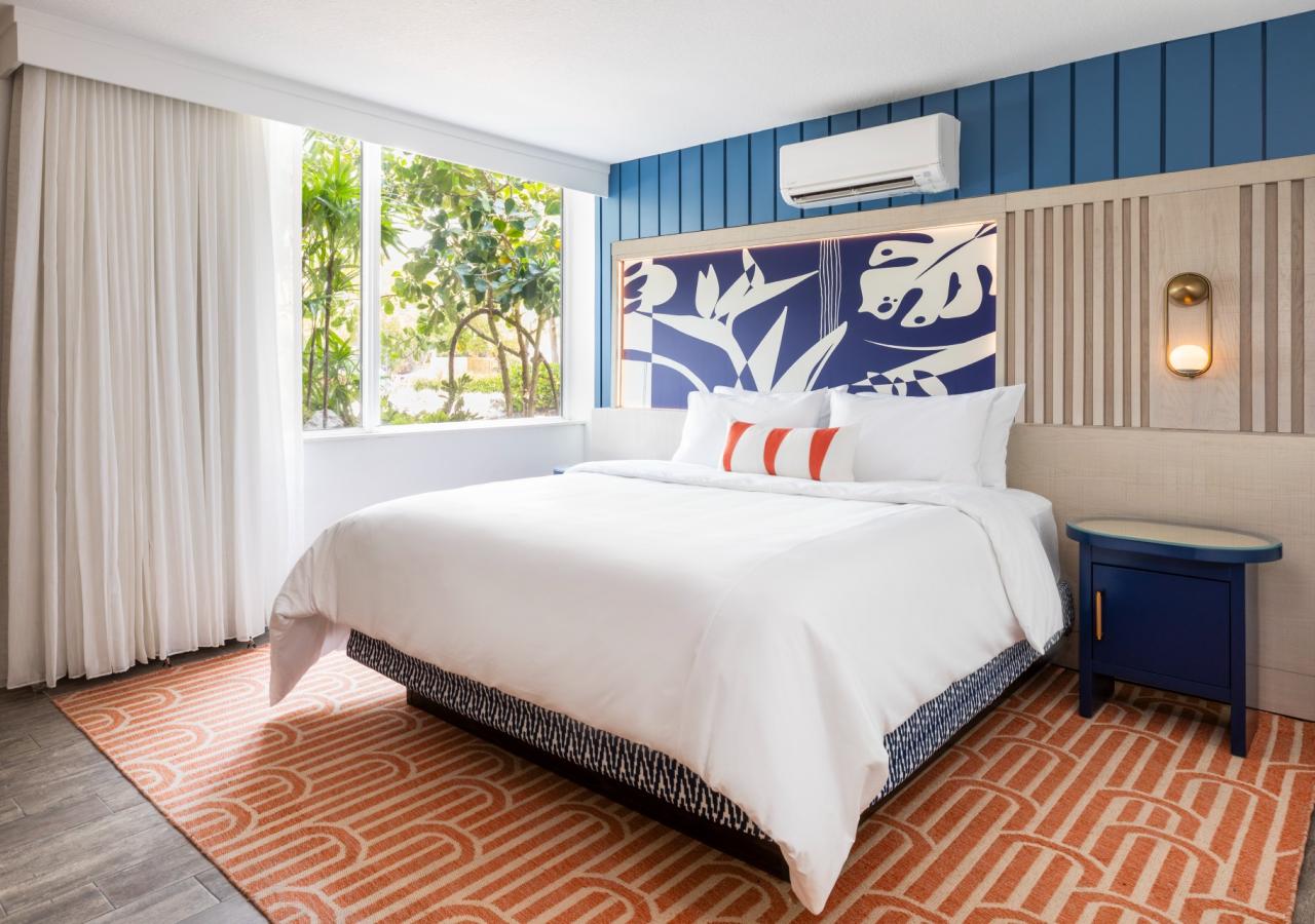Guest Room, 1 King and 2 Queens, Oceanview Lanai
