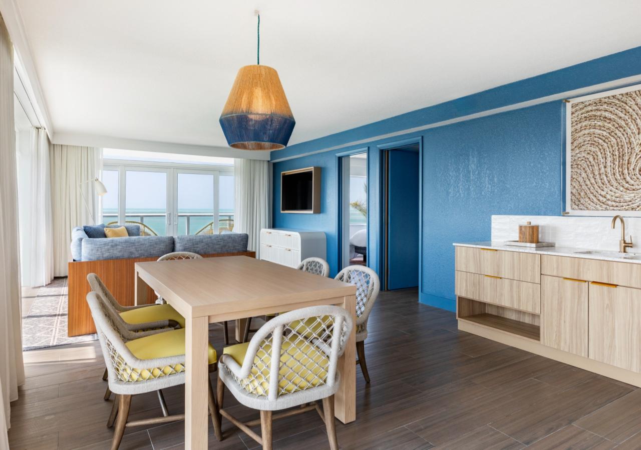 2 Bedroom Suite, 2 Kings, Sofabed, Balcony