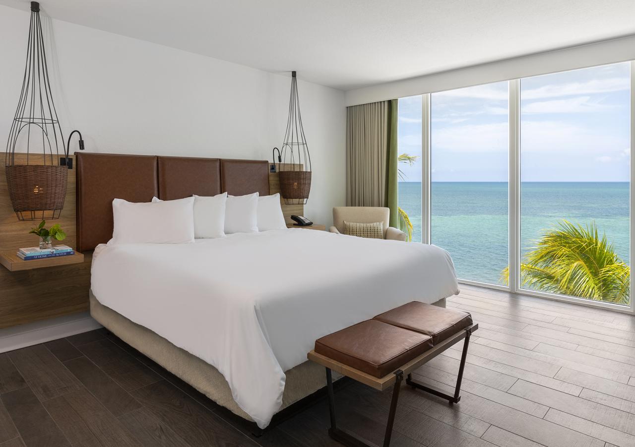 526 - Oceanfront One Bedroom Suite King Bed