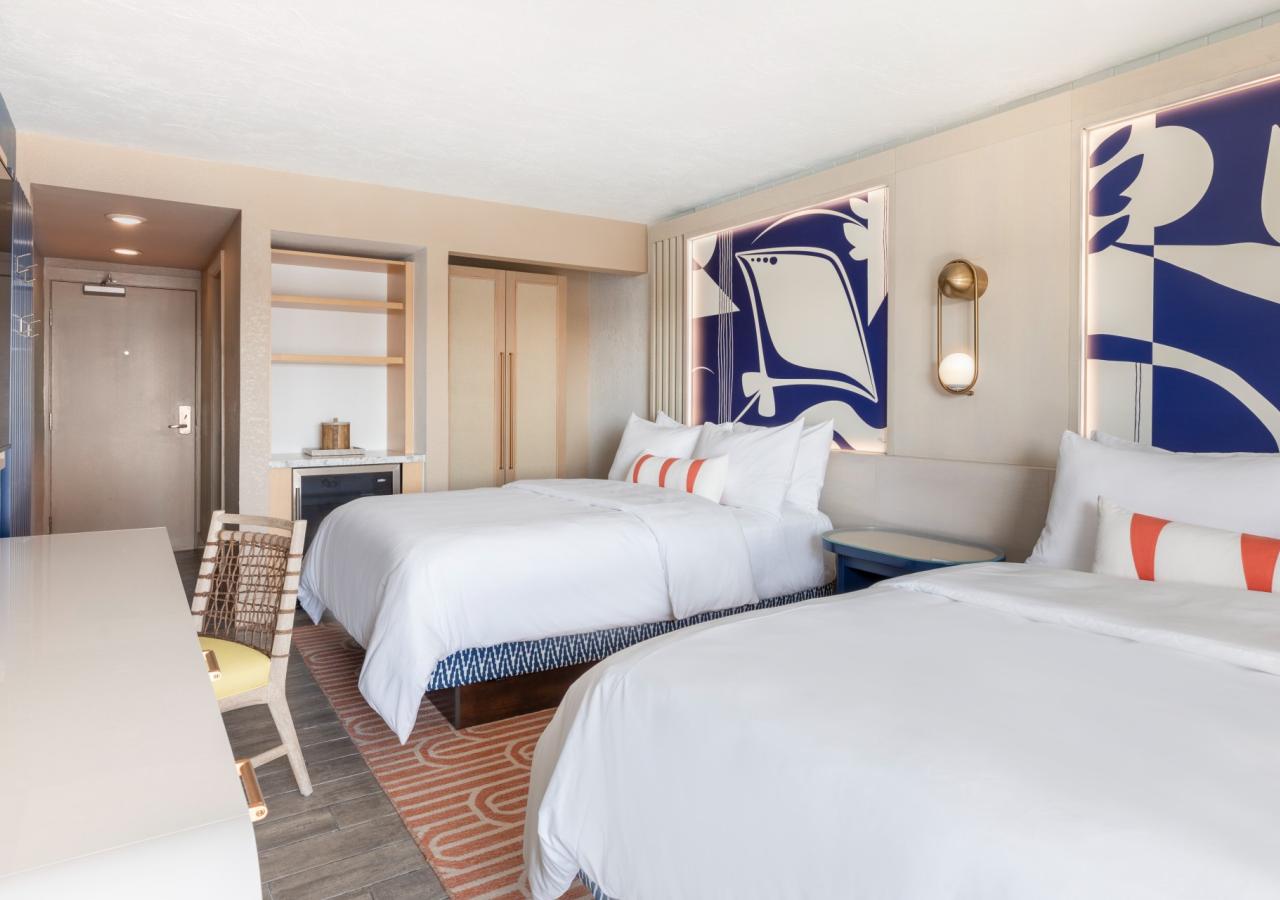 Guest Room, 2 Queens, Marina View, Balcony 