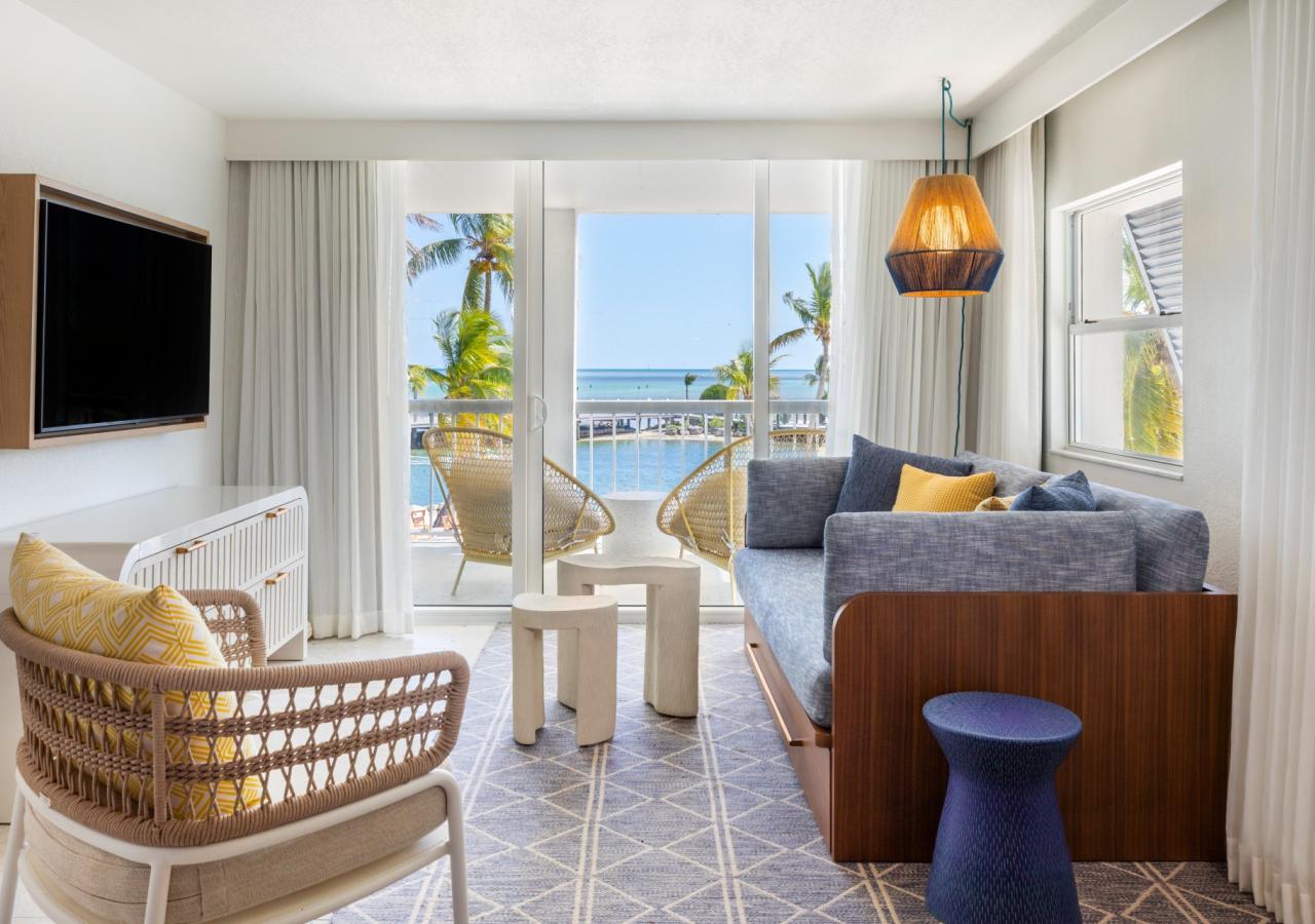 1 Bedroom Suite, 1 King, Cove Oceanview, Sofabed, Balcony
