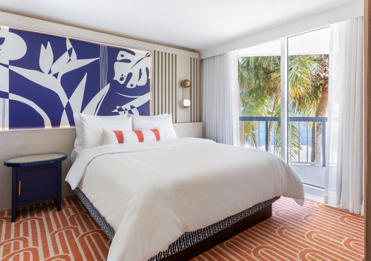 1 Bedroom Suite, 1 King, Cove Oceanview, Sofabed, Balcony