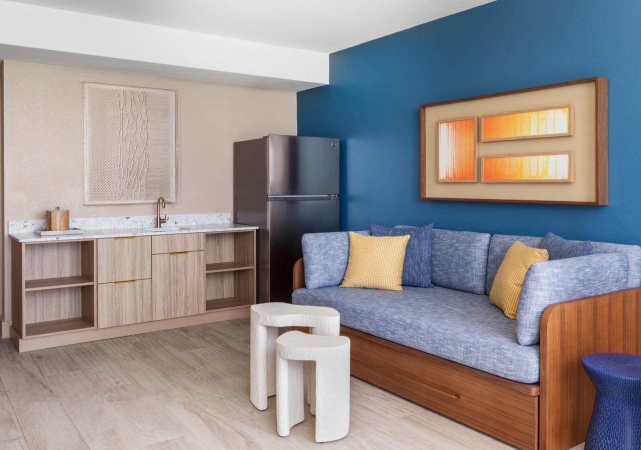 Reef Suite, 1 King, Sofabed, Balcony + Jr. Suite 1 King Oceanfront