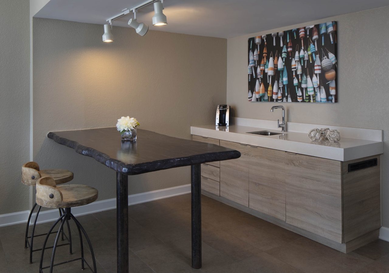 dining area and wet bar