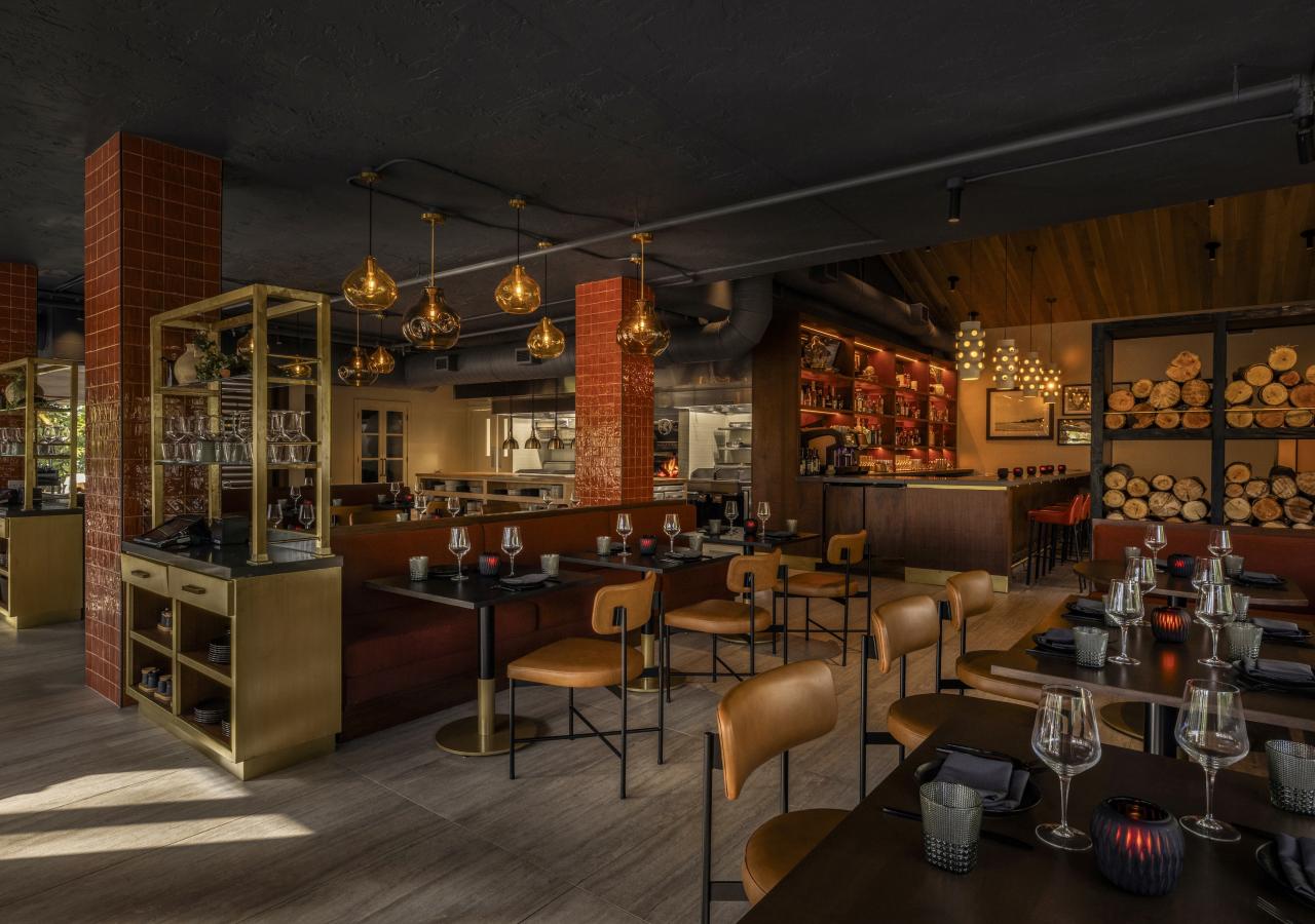 View inside Kindler Restaurant