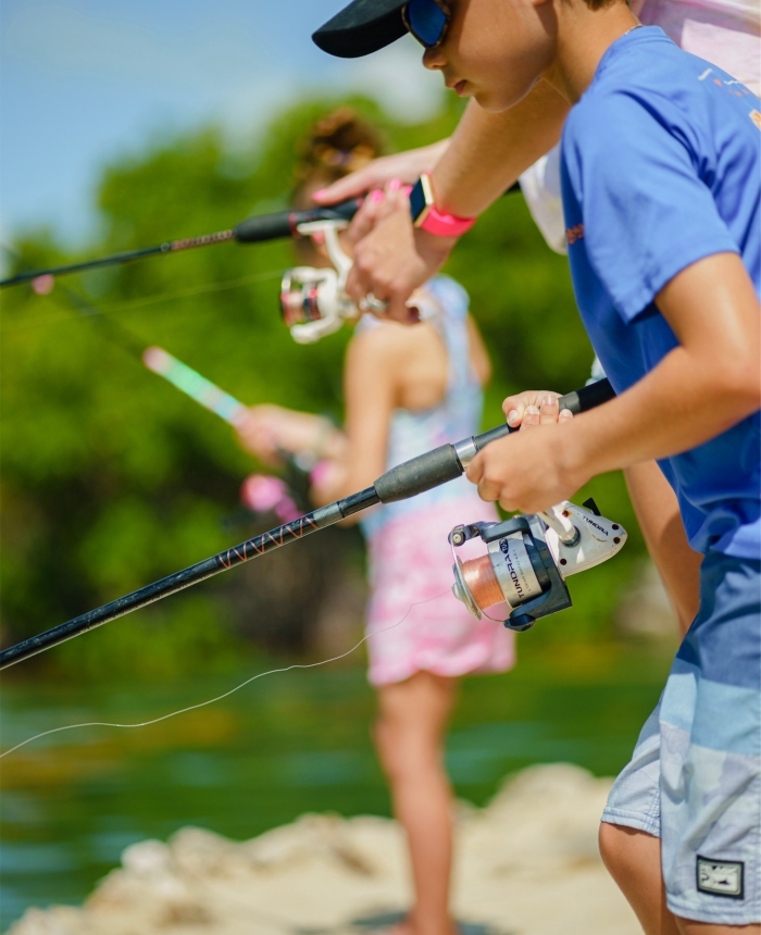 kids fishing