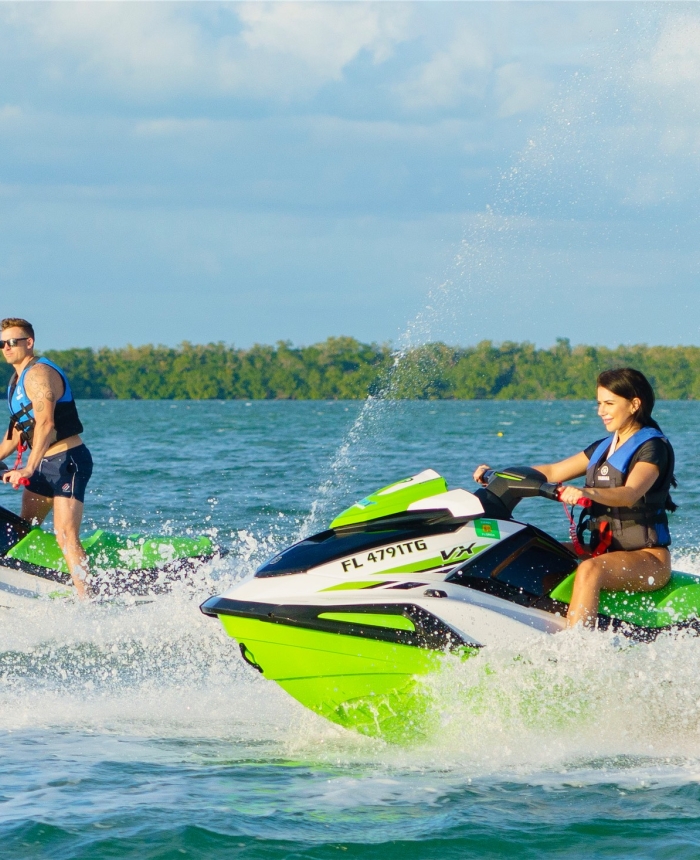 couple jetskiing