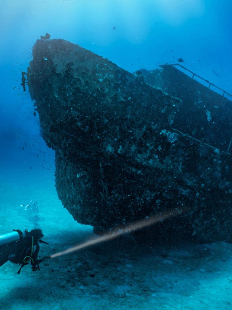 Diving around a wreck