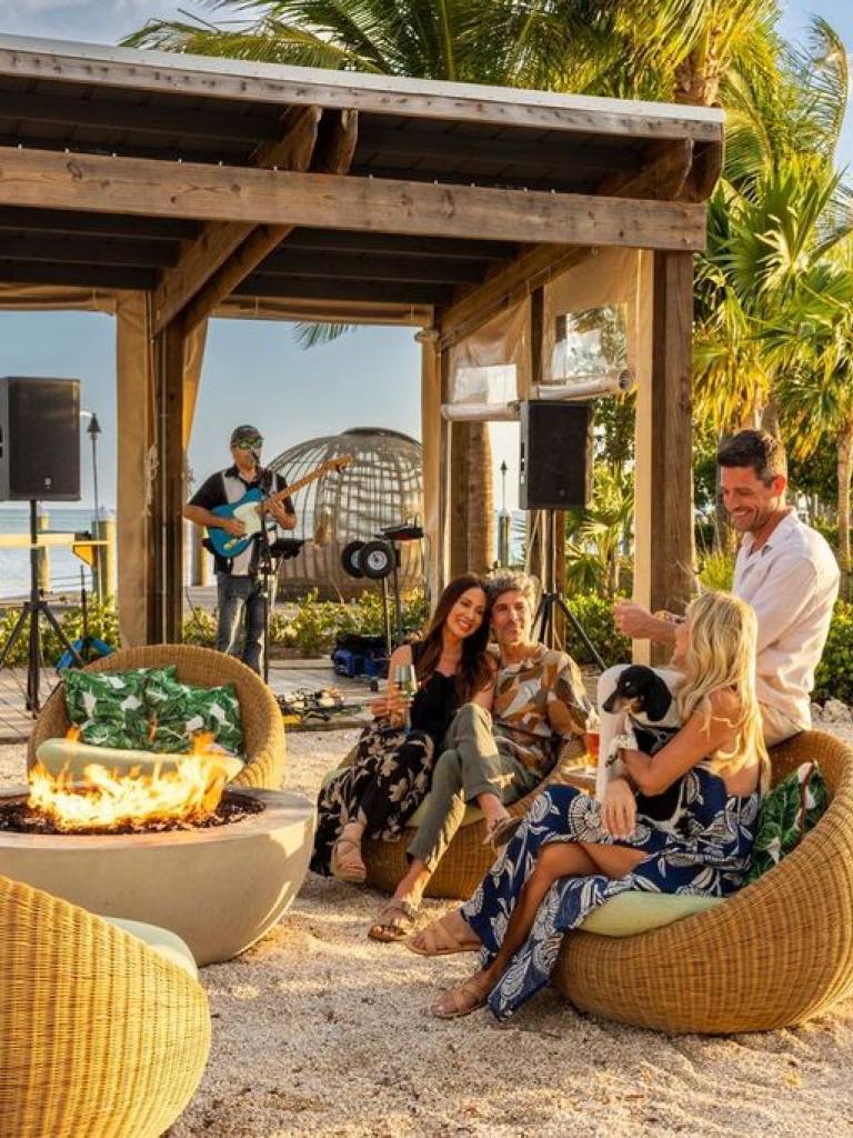 tiki bar live music